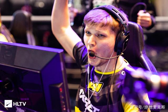 s1mple 与 FaZe 进行瞄准对决